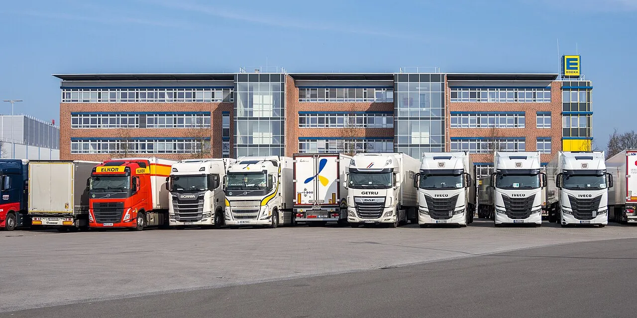 Lorries lined up at the EDEKA distribution centre in Wiefelstede.